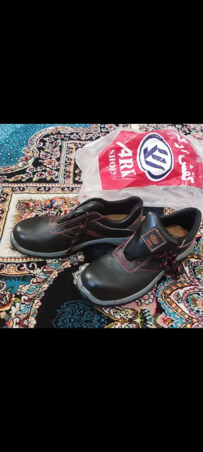 کفش ایمنی چرم ۴۱ و ۴۲|کیف، کفش، کمربند|خرم‌آباد, |دیوار