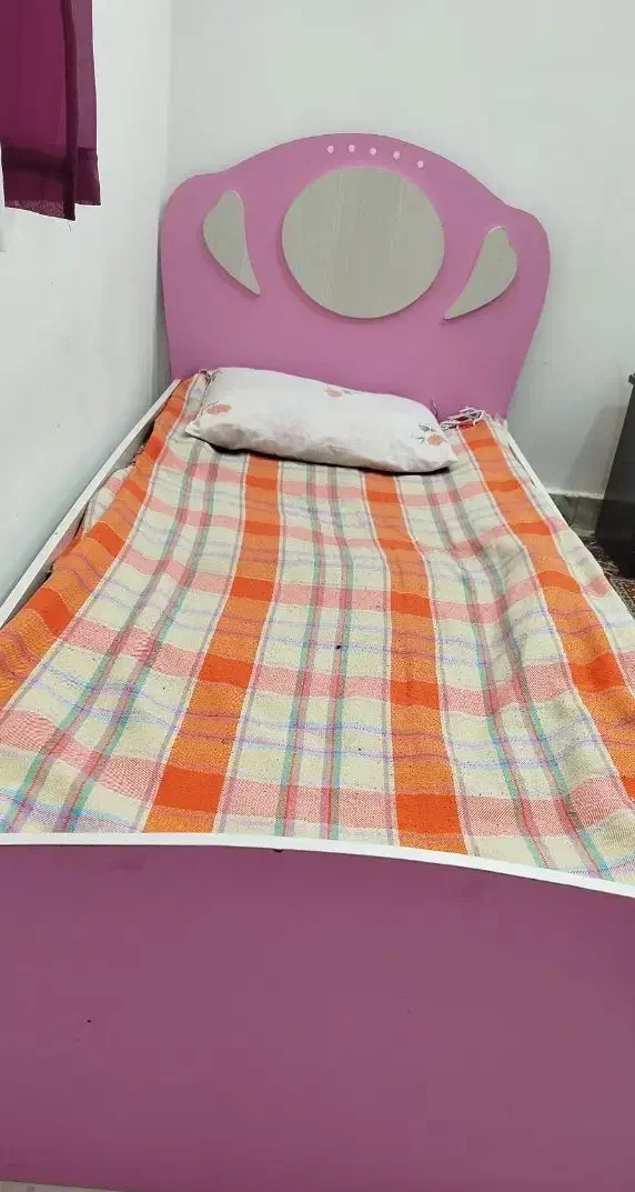 تخت جوان|تخت و سرویس خواب|گلبهار, شهر جدید گلبهار|دیوار