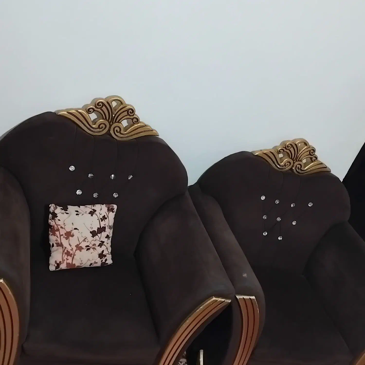 مبل ۷نفره درحدنوبه فروش میرسد|مبلمان خانگی و میز عسلی|لاهیجان, آهندان|دیوار