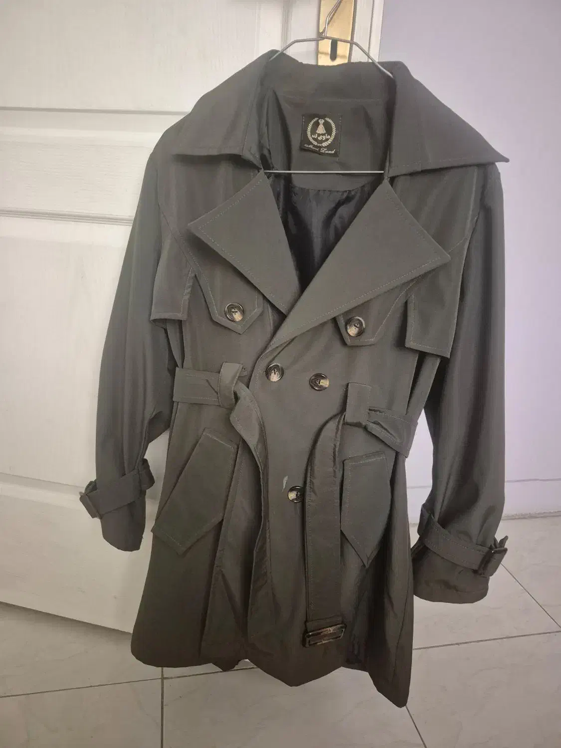 پالتوی بارانی رنگ سبز|لباس|پاکدشت, پاکدشت (مامازند)|دیوار