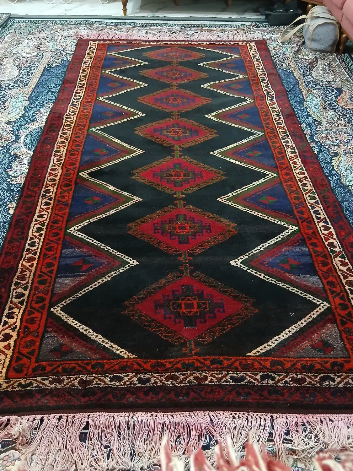 قالی فرش دستباف با کرک وضخامت فوقالعاده، سالم.|گلیم، جاجیم، گبه|دماوند, گیلاوند|دیوار