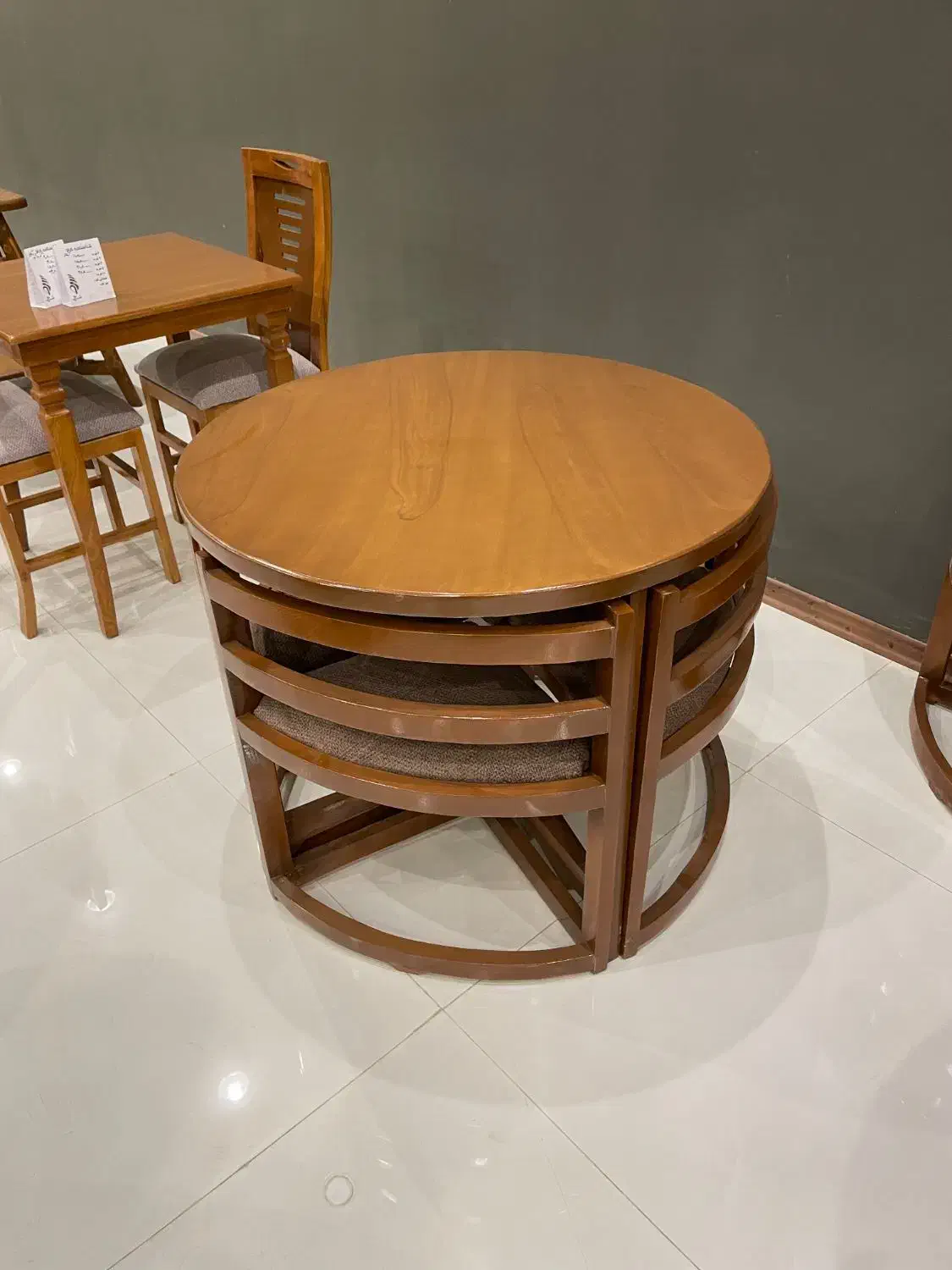 ناهار خوری گرد کمجا گالری سرو|میز و صندلی غذاخوری|مشهد, گرجی علیا|دیوار