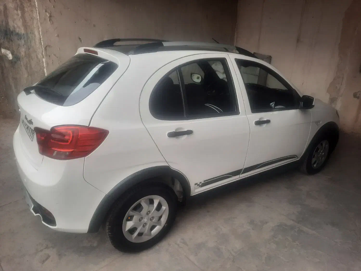 فروش کوییک آر r سقف مشکی|خودرو سواری و وانت|خرمآباد, |دیوار