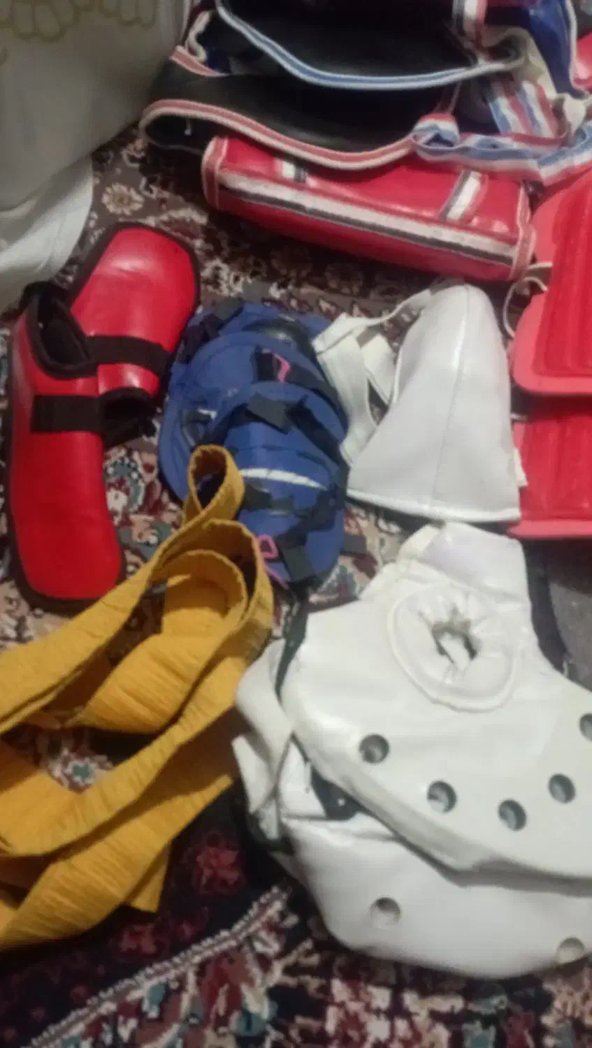 اسکیت کفشی و لوازم تکواندو|دوچرخه، اسکیت، اسکوتر|بیرجند, |دیوار