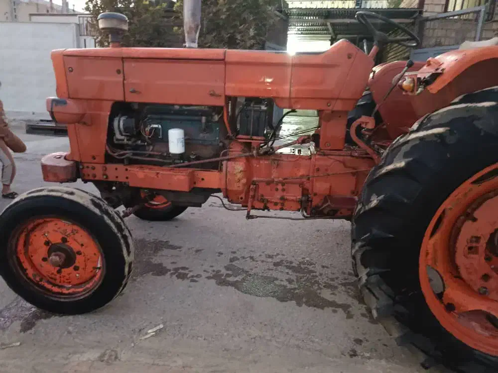 تراکتور رومانی مدل|خودرو سنگین|چگنی, |دیوار