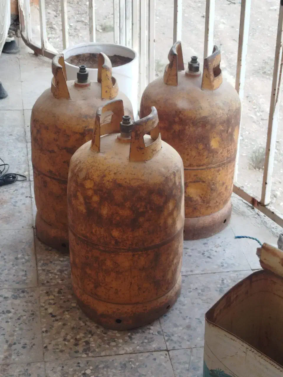 سه عدد کپسول زرد|اجاق گاز و لوازم برقی پخت‌وپز|بوشهر, |دیوار