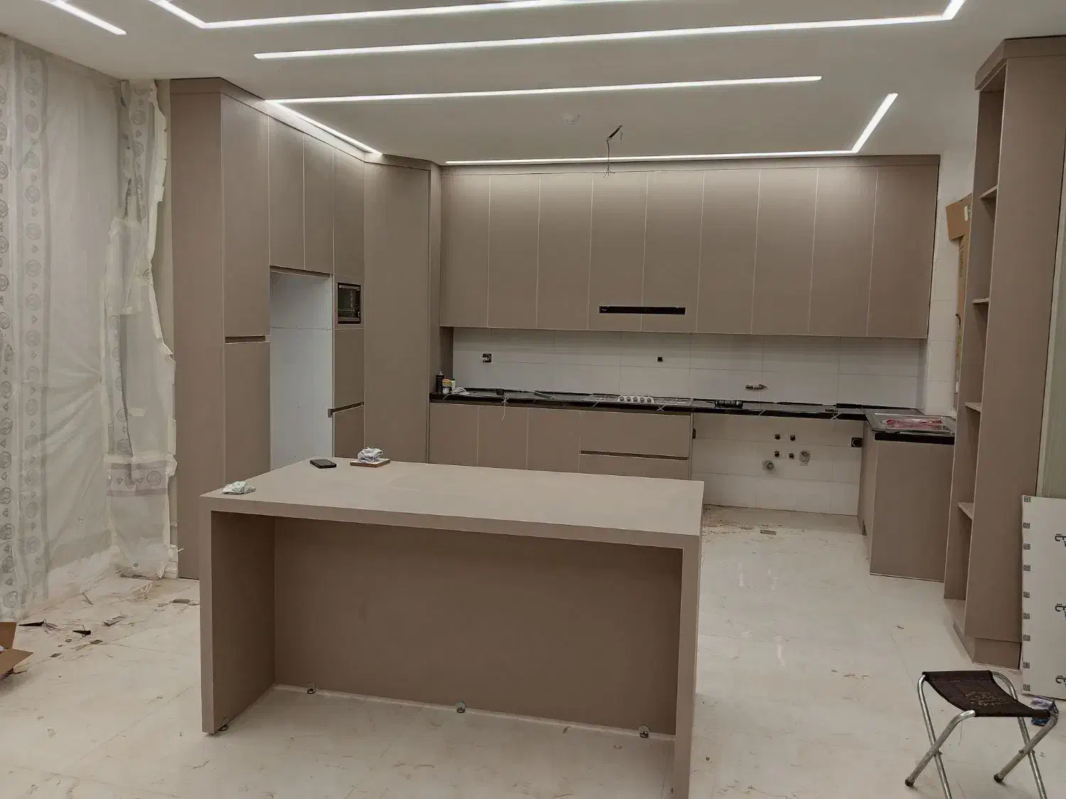 کارگر ساده و نیمه ماهر برای کابینت کاری|استخدام صنعتی، فنی، مهندسی|اسفراین, |دیوار