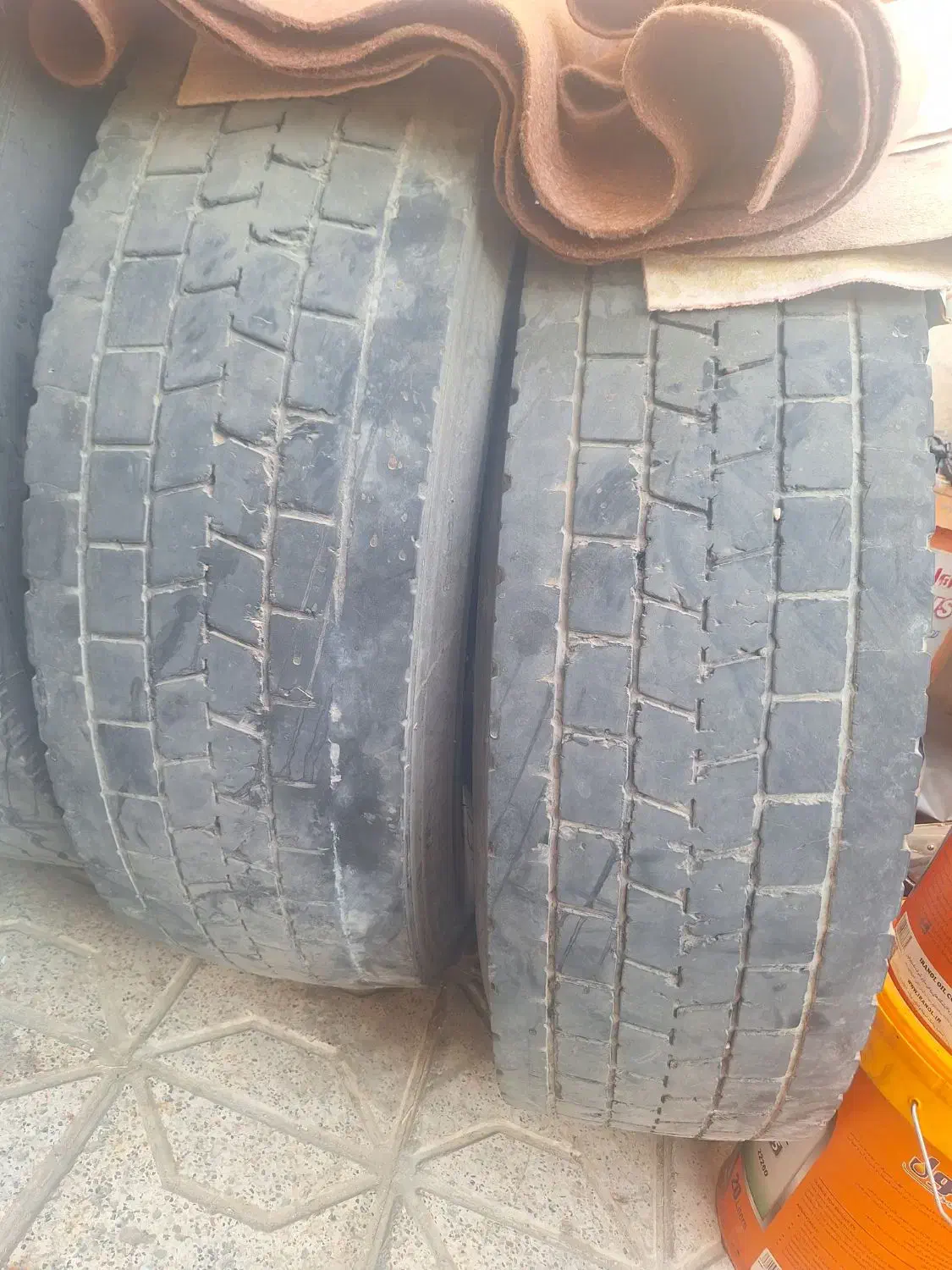 لاستیک 315دانلوپ ژاپنی سالم|قطعات یدکی و لوازم جانبی|مشهد, شهرک شیرین|دیوار