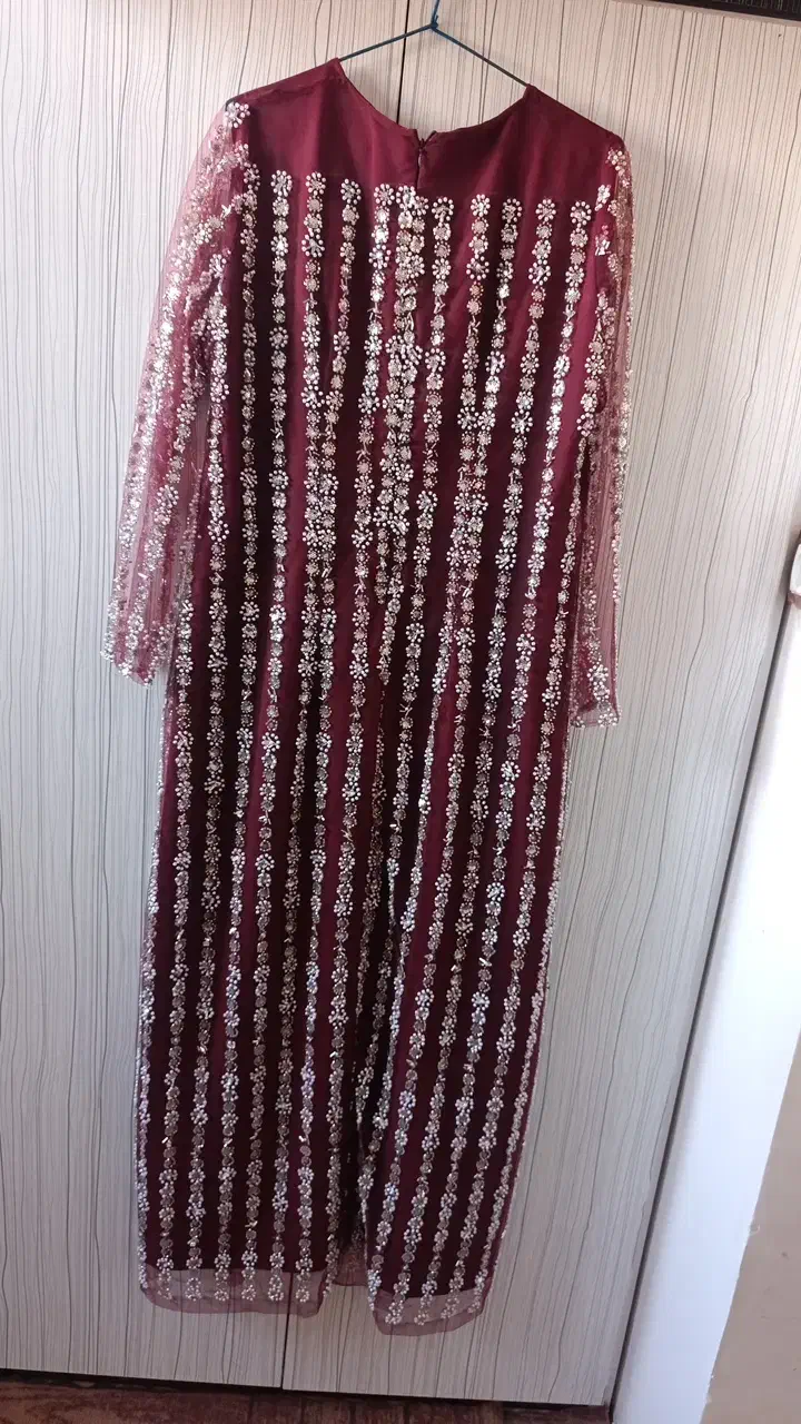 پیراهن مجلسی|لباس|صوفیان, |دیوار