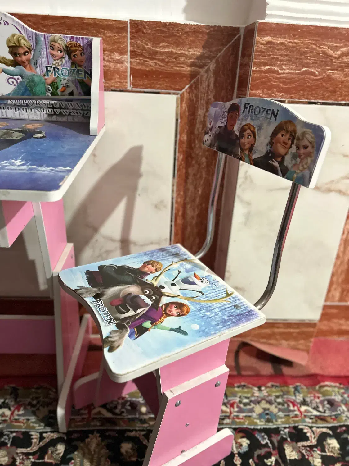 میز تحریر بچگانه دخترانه|میز تحریر و کامپیوتر|گنبد کاووس, |دیوار