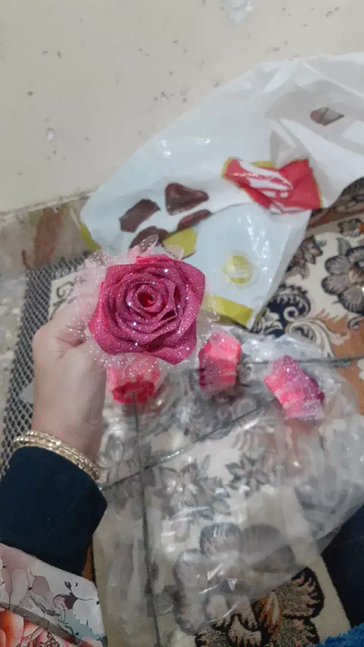 گل فروشی گلناز|گل مصنوعی|میبد, |دیوار