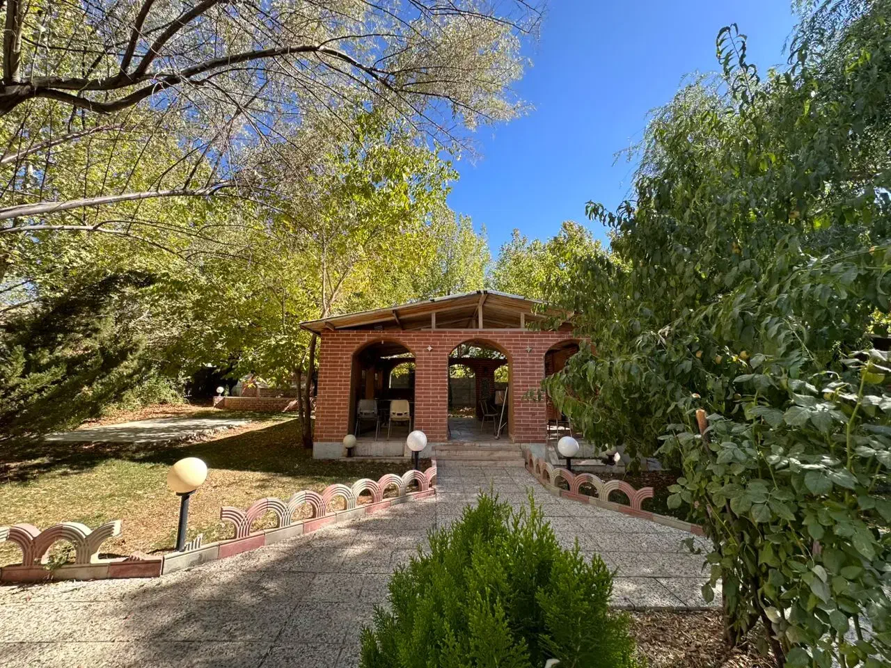 استخر آب گرم در ویلا|اجارهٔ کوتاهمدت ویلا و باغ|همایجان, |دیوار