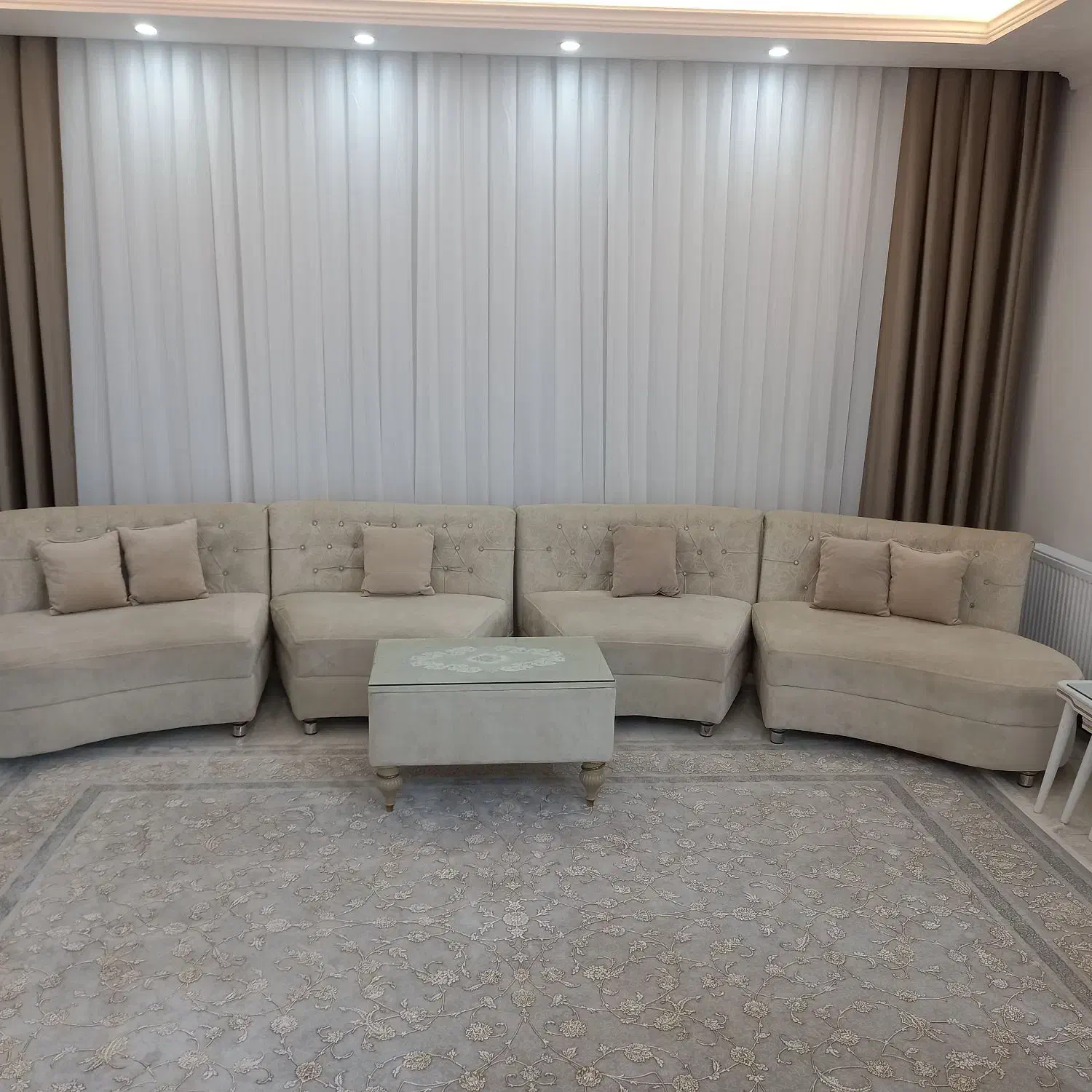 مبلمان ۷ نفره تمیزه در حد نو دراشتهارد|مبلمان خانگی و میز عسلی|اشتهارد, |دیوار