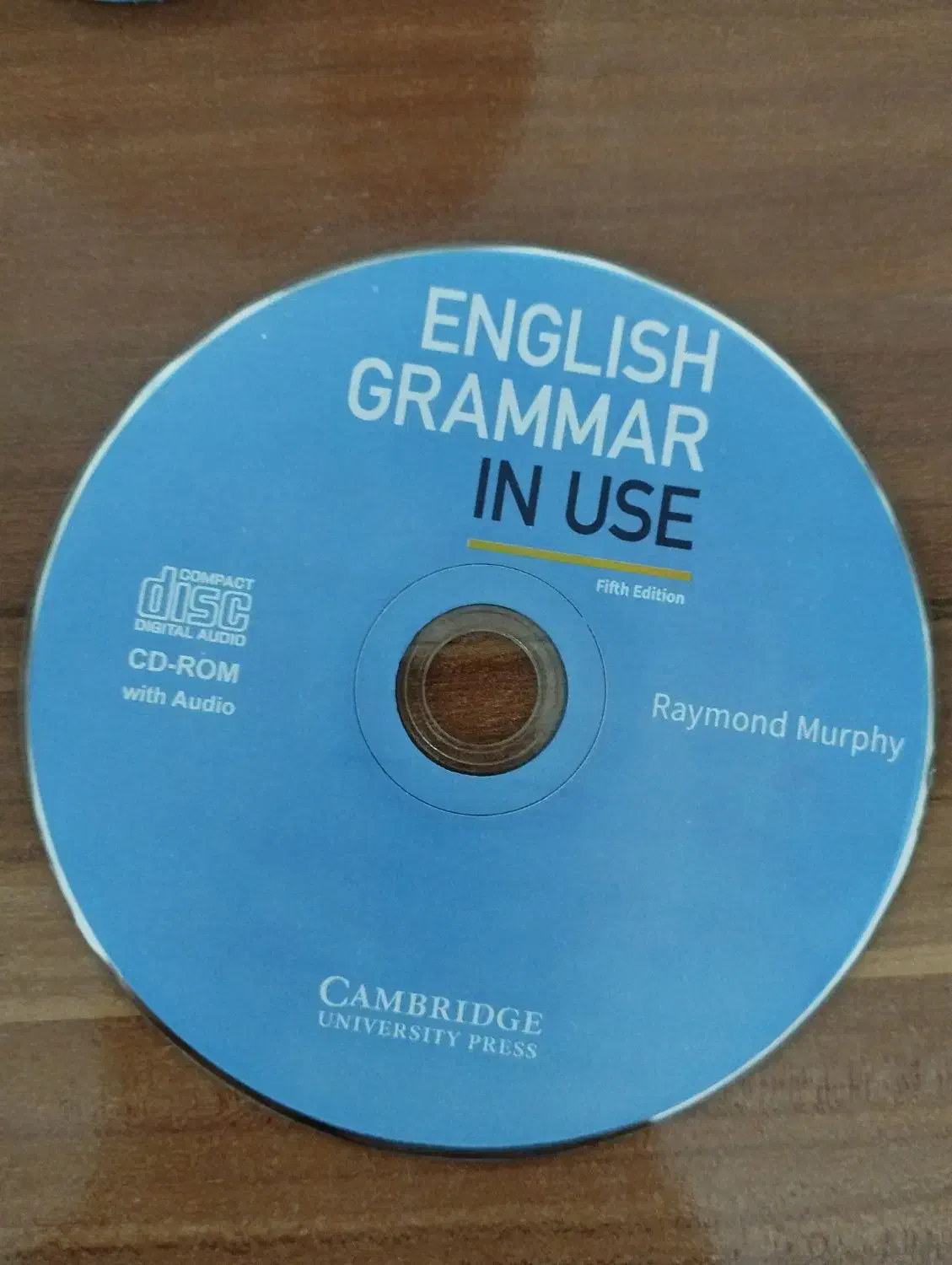 کتاب ENGLISH GRAMMAR IN USE|کتاب و مجله آموزشی|لاهیجان, امیرشهید|دیوار