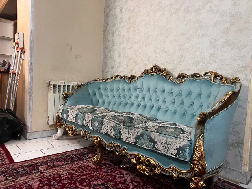 مبل سلطنتی‌۷نفره به همراه میز ناهار خوری و گل میز|مبلمان خانگی و میز عسلی|تهران, شادمان|دیوار