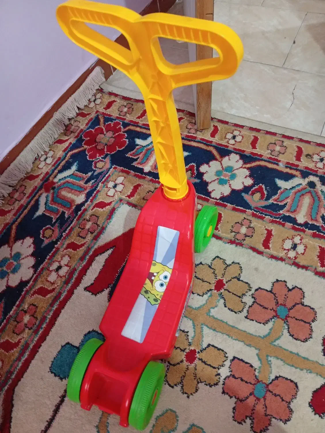 اسکوتر|دوچرخه، اسکیت، اسکوتر|پرند, فاز ۴|دیوار