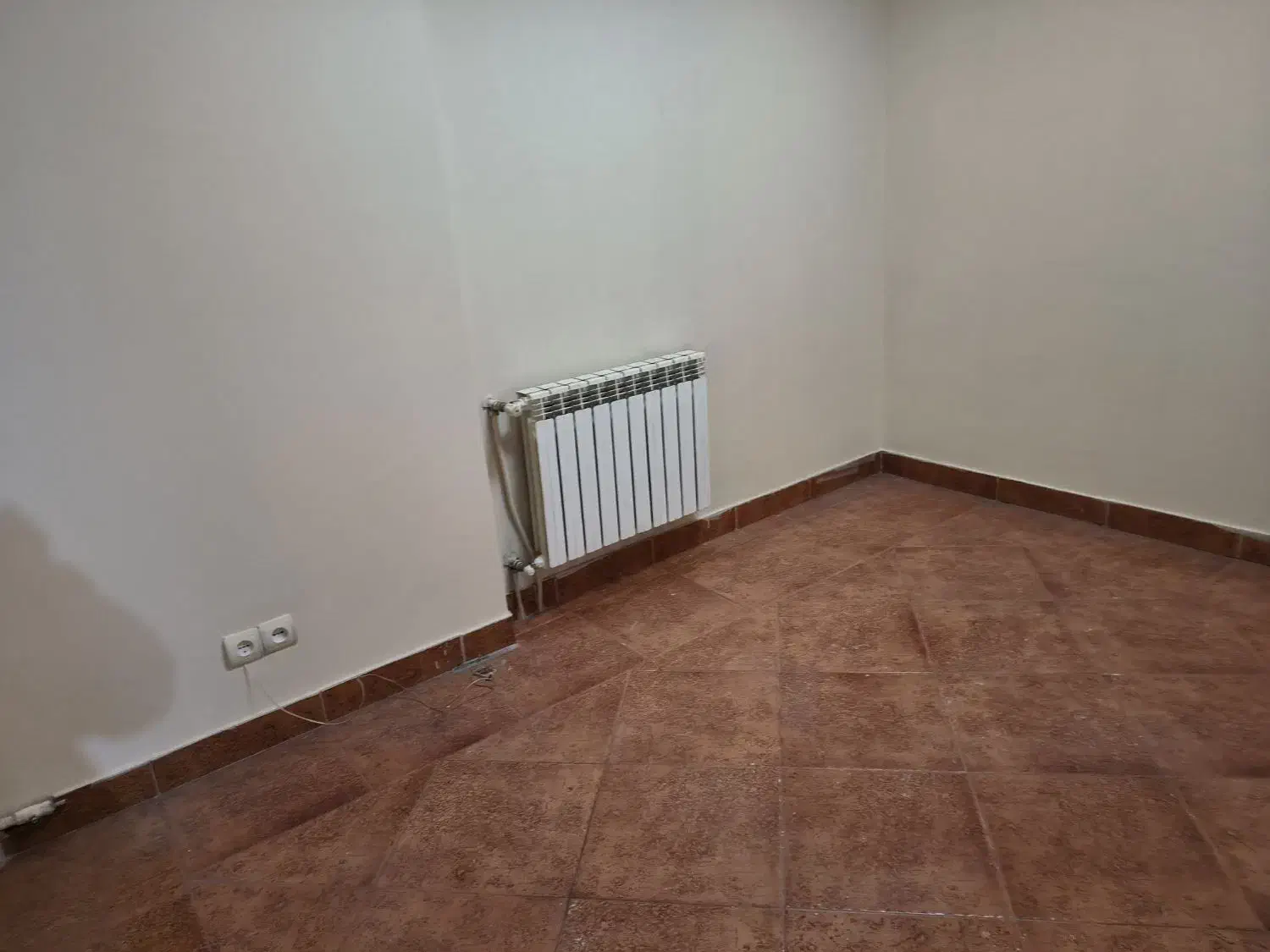 ۱۴۰ متر سه خواب بهار تهرانپارس غرق نور طبقه آخر