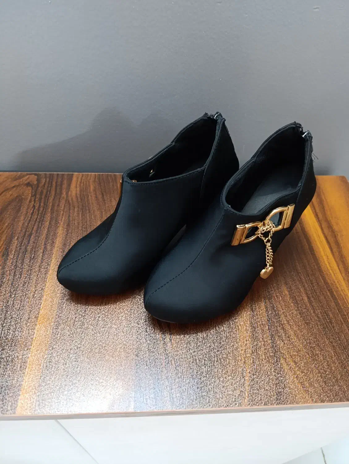 کفش مجلسی|کیف، کفش، کمربند|پاکدشت, پاکدشت (مامازند)|دیوار