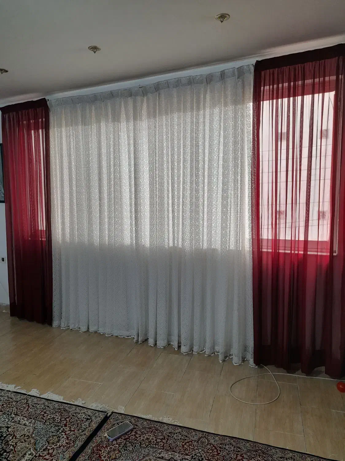 پرده به همراه آستر و دو کناره حریر|پرده، رانر، رومیزی|لاهیجان, یحی آباد|دیوار