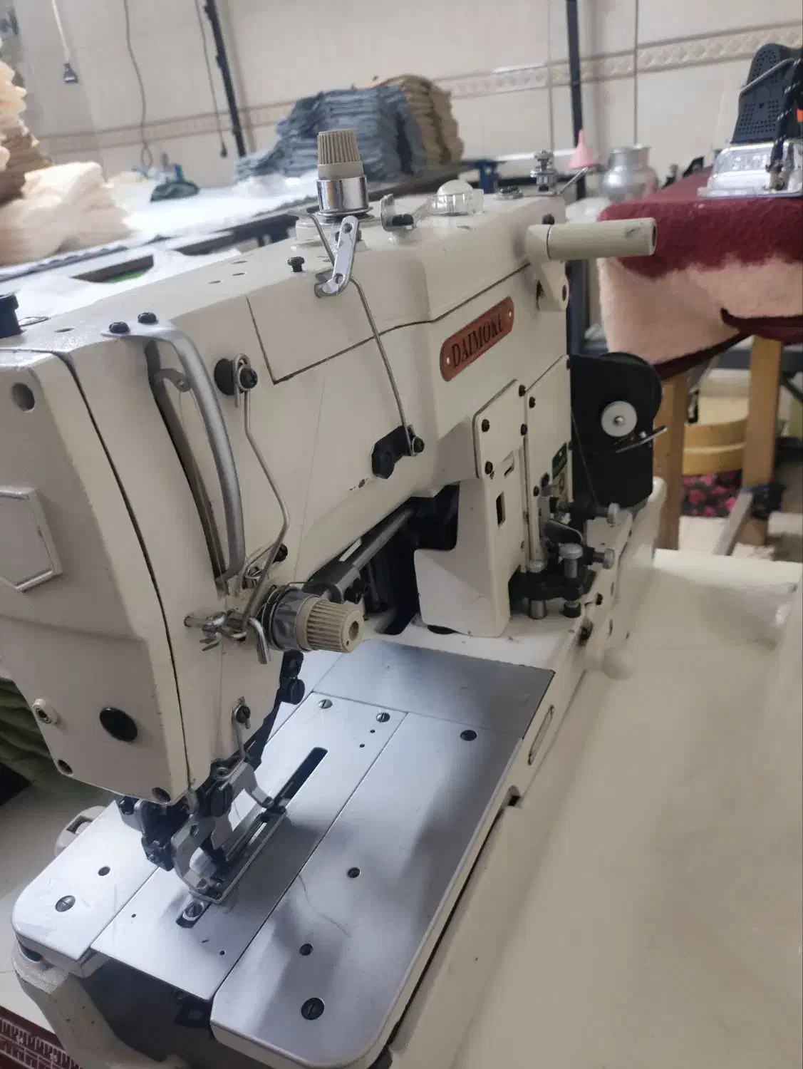 چرخ خیاطی دکمه ومادگی|چرخ خیاطی و ریسندگی|بهارستان, |دیوار