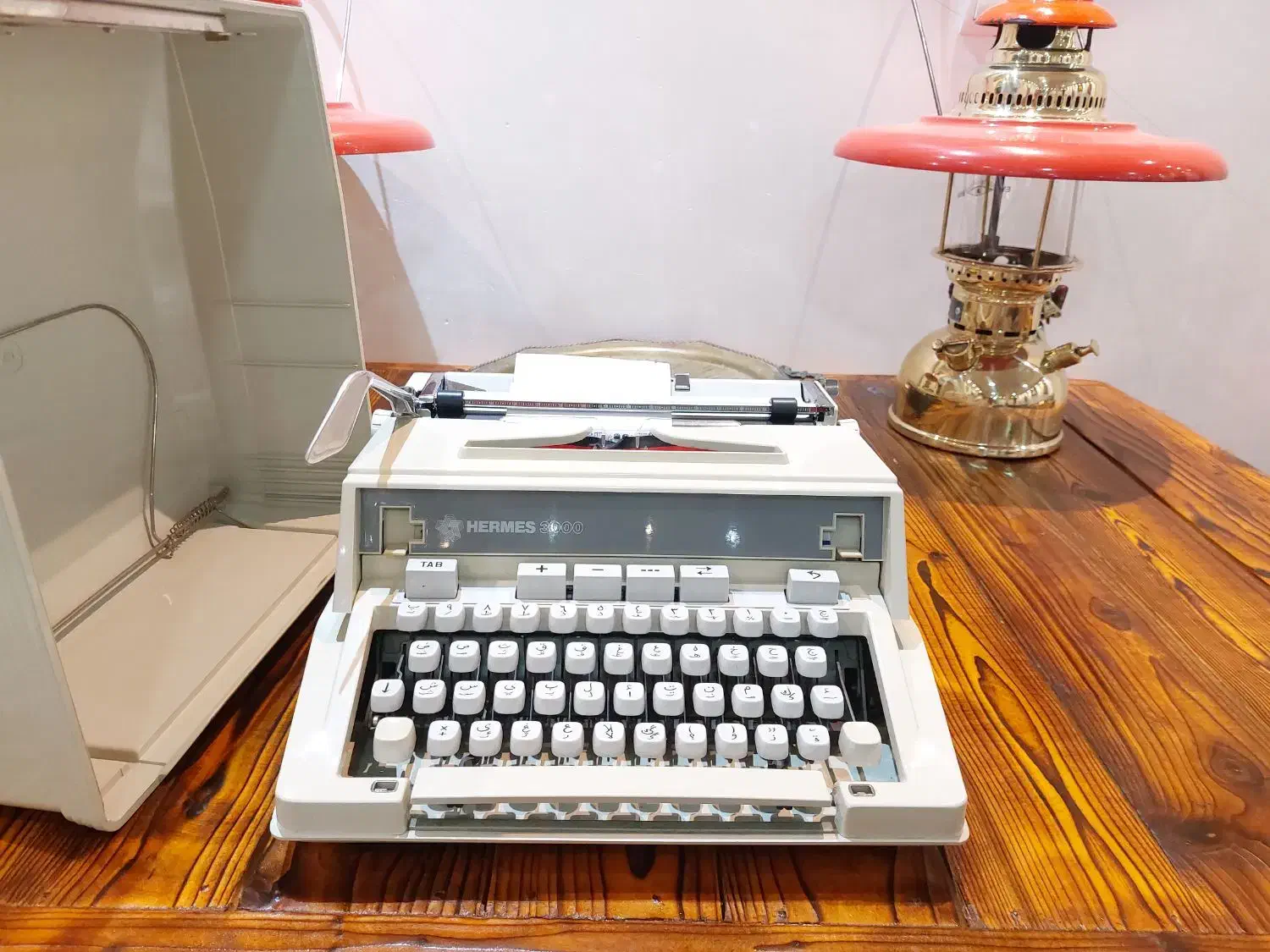 گلگسیونی|کلکسیون اشیاء عتیقه|میاندوآب, |دیوار