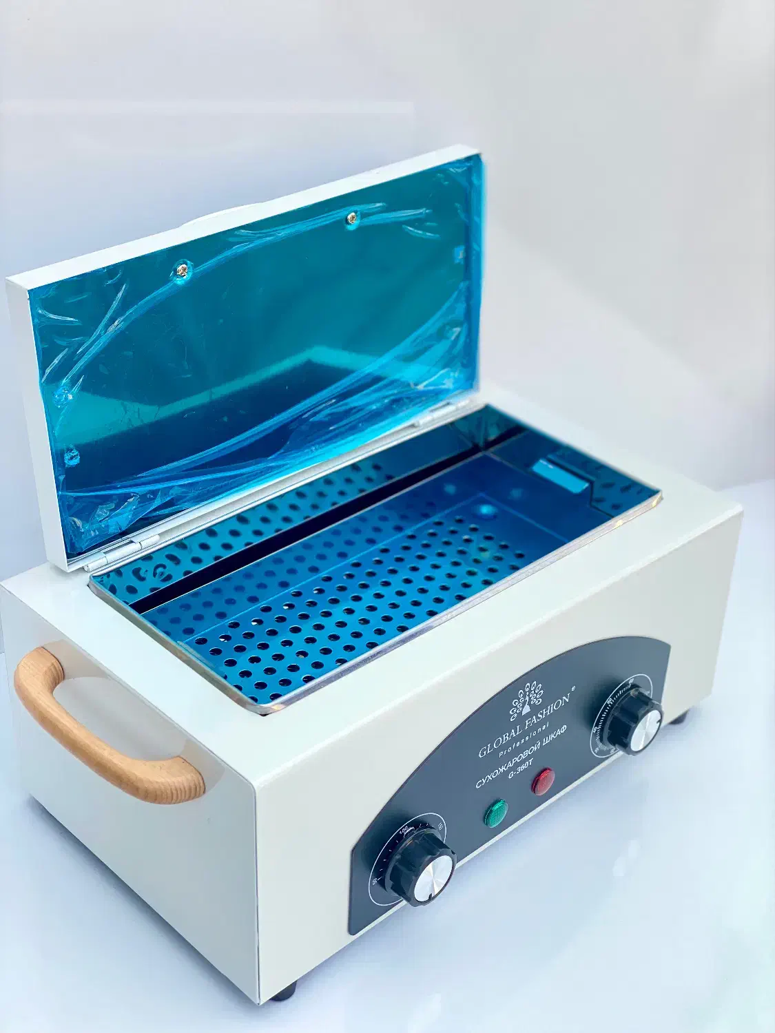 دستگاه استریل|آرایشگاه و سالن‌های زیبایی|اردبیل, |دیوار