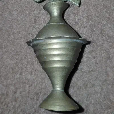 سرمه دان برنجی|کلکسیون اشیاء عتیقه|بجنورد, |دیوار