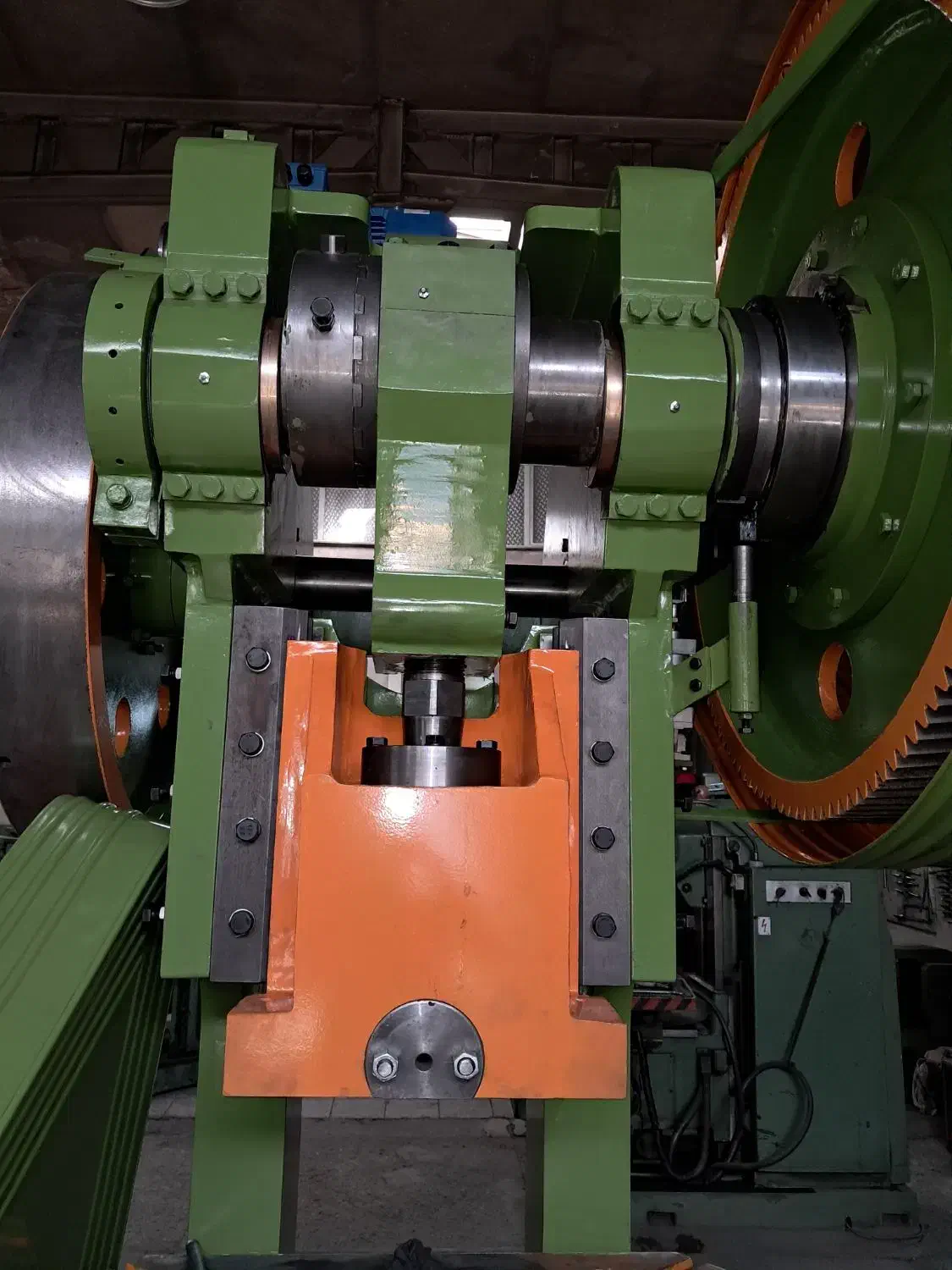 پرس ضربه ای ۱۶۰ تن رضایی (ترقی)|ماشین‌آلات صنعتی|تهران, تهرانپارس جنوبی|دیوار