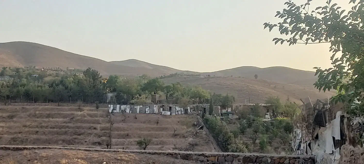 فروش فوری ۲۰۰ متر زمین|فروش زمین و ملک کلنگی|سرخه حصار, |دیوار