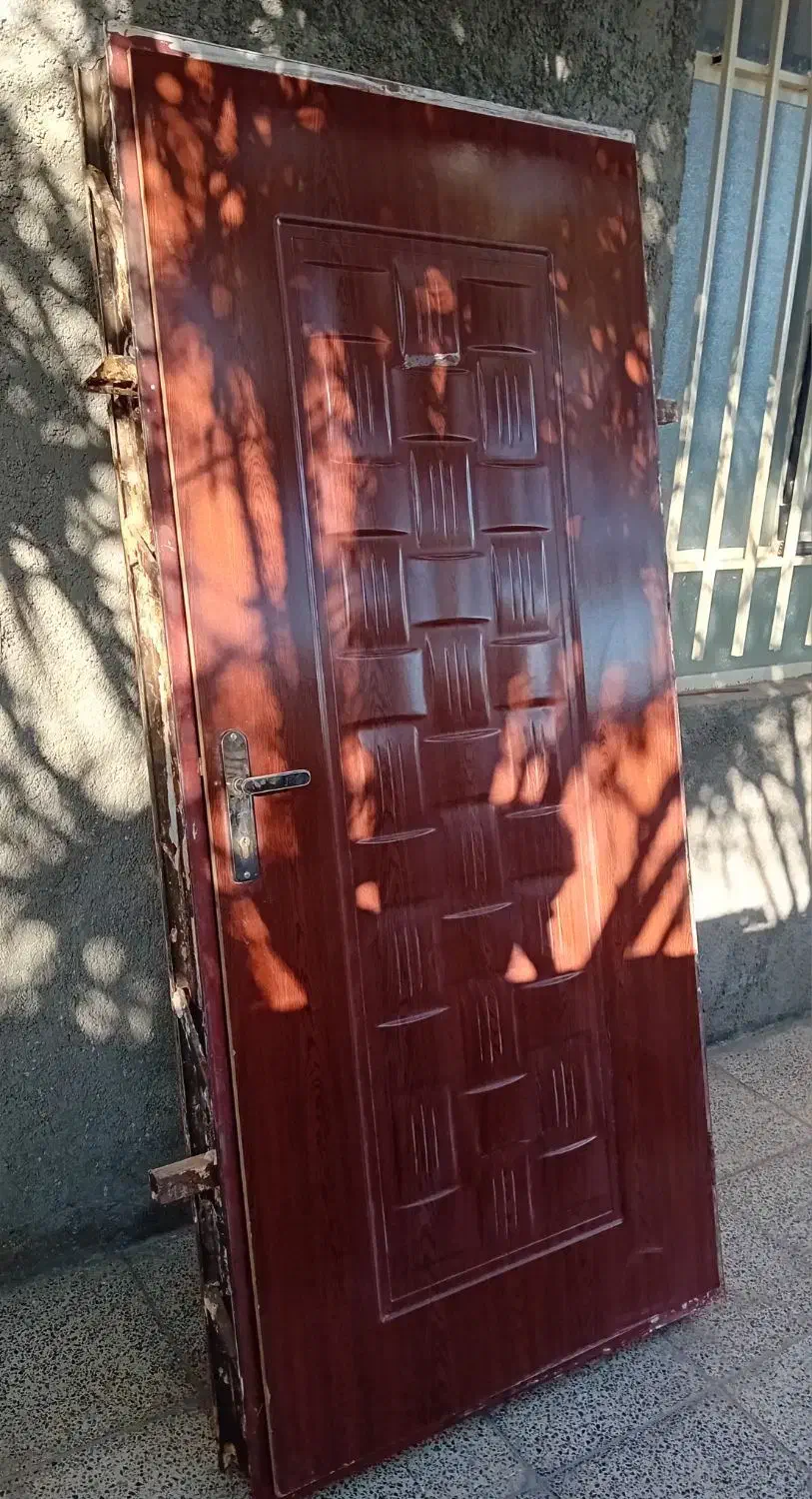 درب چوبی با چار چوب آهنی|مصالح و تجهیزات ساختمان|شاهرود, |دیوار