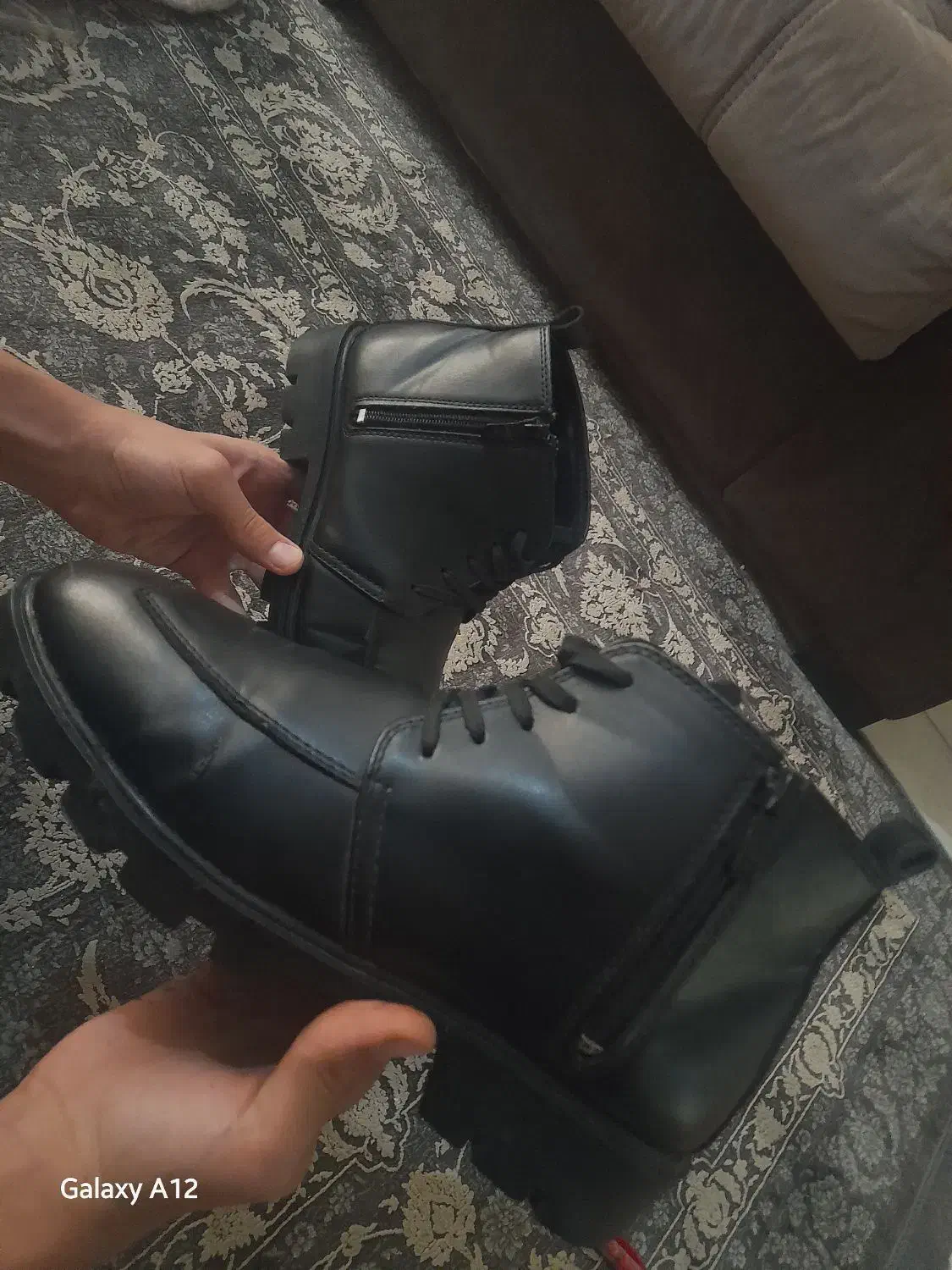 کفش نیم بوت|کیف، کفش، کمربند|قرچک, پویینک|دیوار