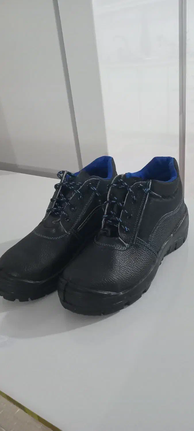 کفش ایمنی و لباس کار|کیف، کفش، کمربند|لردگان, |دیوار