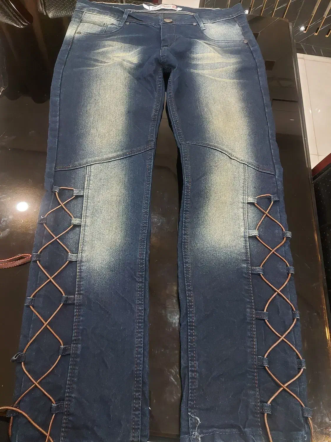 شلوار لی سنگ شور|لباس|رشت, معلم|دیوار