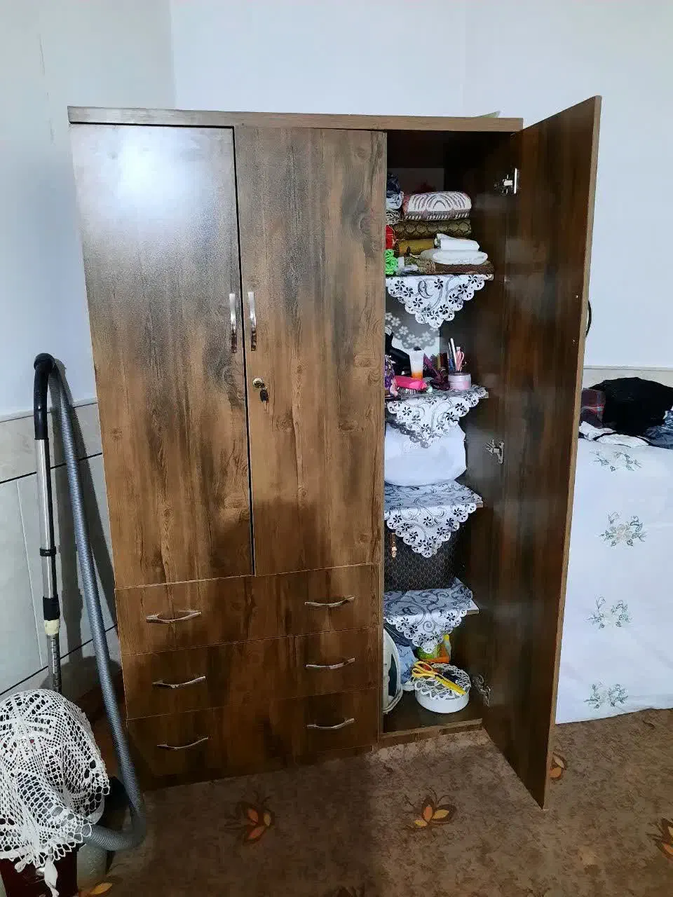 کمد لباس بزرگ جادار|جاکفشی، کمد، دراور|کاشان, حسن آباد|دیوار