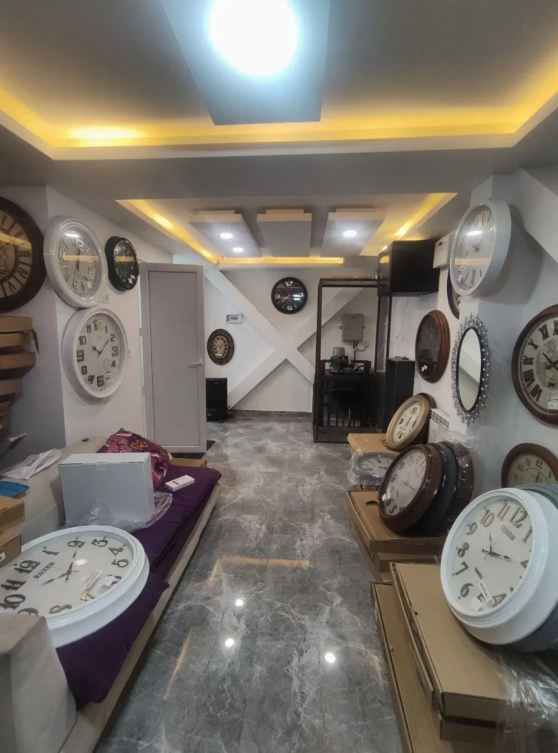 رهن مغازه طبقه بالا|اجارهٔ مغازه و غرفه|رشت, نخودچر|دیوار