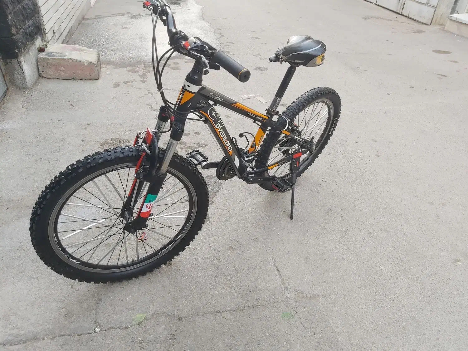 دوچرخه|دوچرخه، اسکیت، اسکوتر|اصفهان, آبشار|دیوار