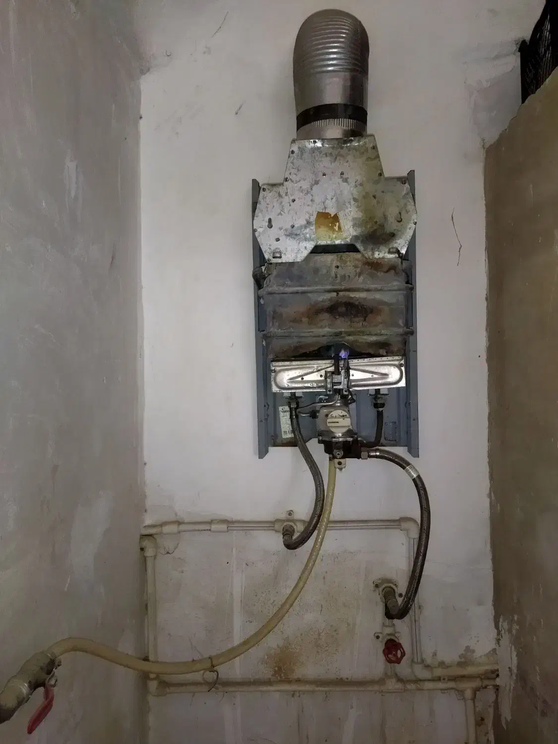 آبگرمکن دیواری بوتان|آبگرمکن، پکیج، شوفاژ|گناباد, |دیوار