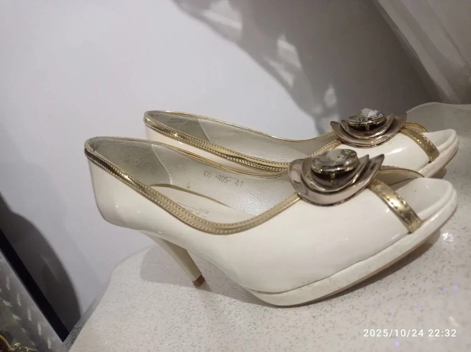 کفش مجلسی|کیف، کفش، کمربند|میاندوآب, |دیوار