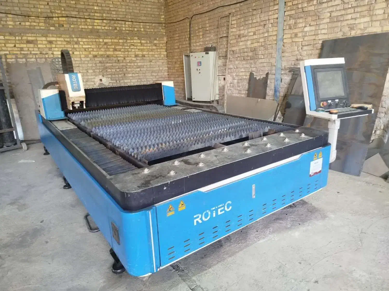 فروش دستگاه برش فلزات لیزر 1500وات|ماشینآلات صنعتی|اشکذر, |دیوار