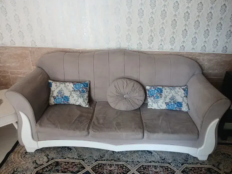 مبل هفت نفره راحتی|مبلمان خانگی و میز عسلی|همدان, |دیوار