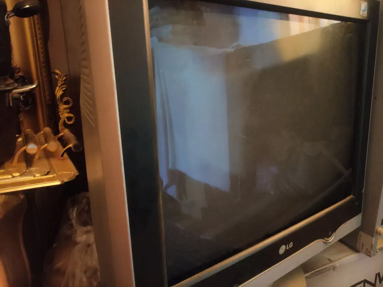 مانیتور ۱۷اینچ LG فلترون قدیمی|رایانه رومیزی|همدان, |دیوار