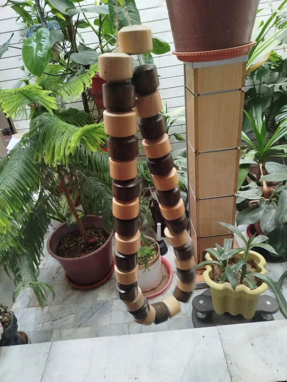 تسبیح بزرگ چوبی زینتی در حد نو|صنایع دستی و سایر لوازم تزئینی|فلاورجان, |دیوار