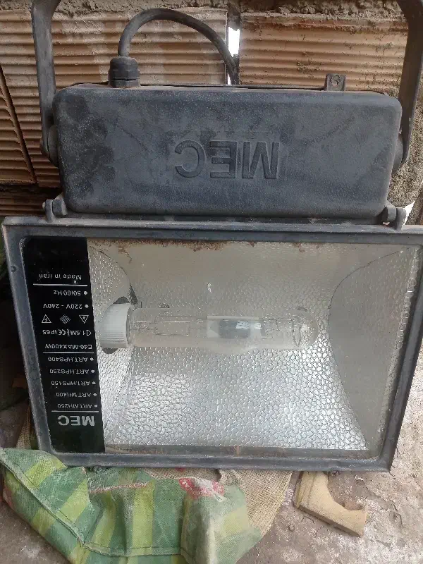 پرژکتور|لامپ و چراغ|نظرآباد, شهرک سید جمال الدین|دیوار