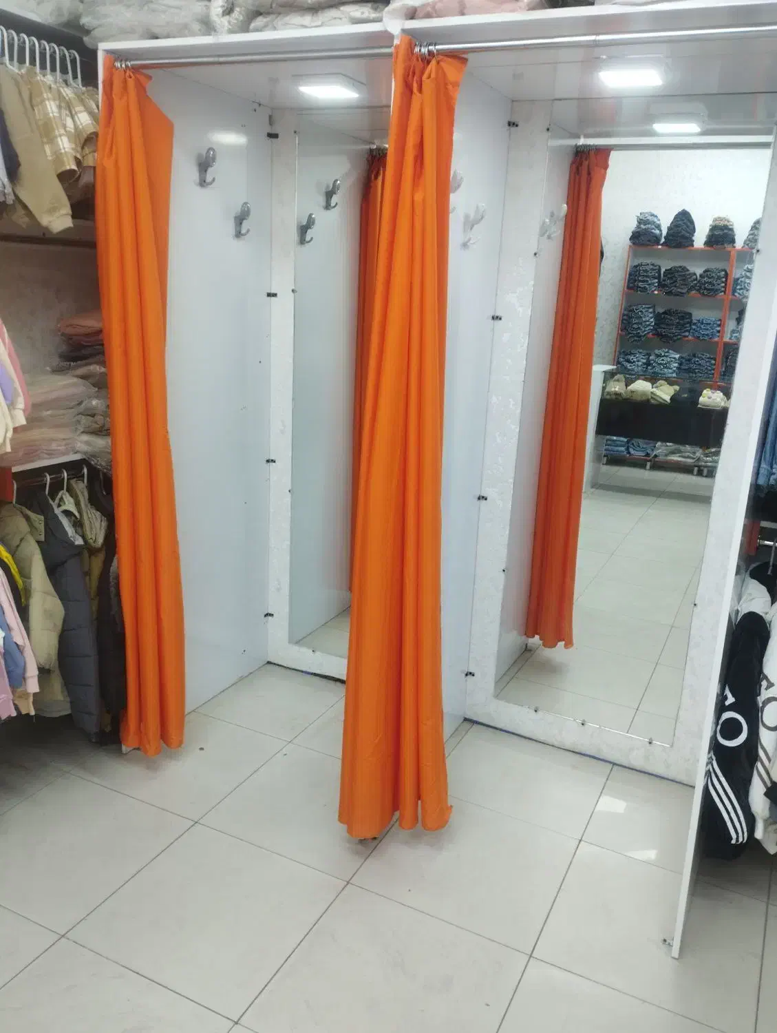 اتاق پرو|فروشگاه و مغازه|اصفهان, باغ زرشک|دیوار