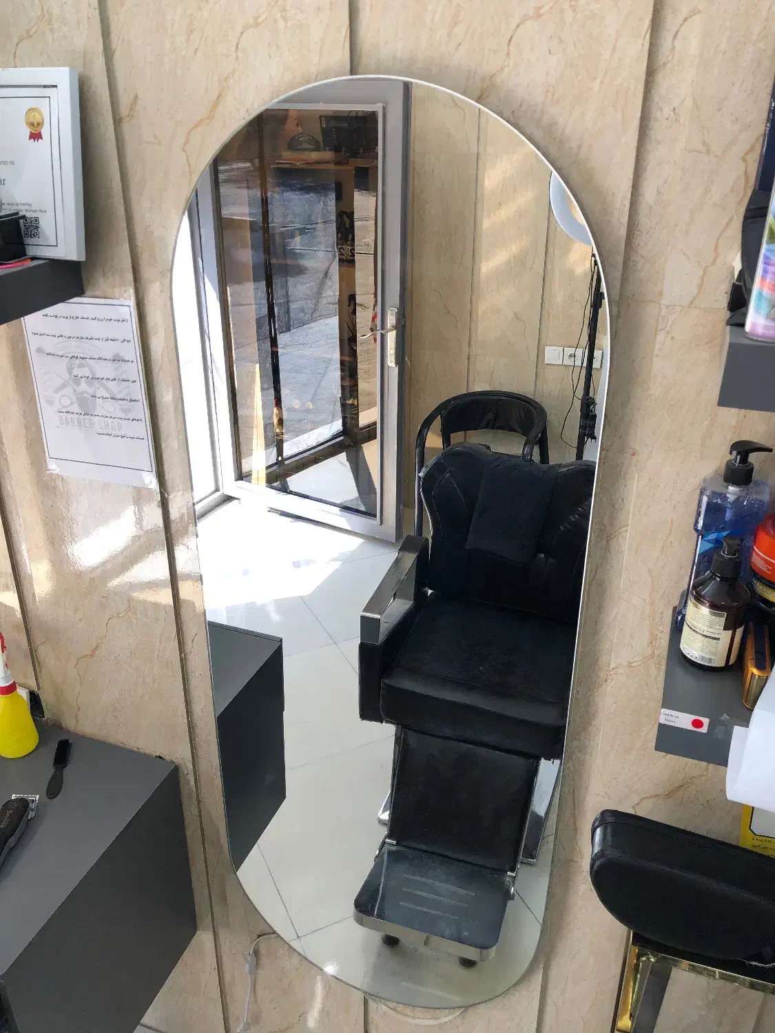 دکوراسیون آرایشگاه|آرایشگاه و سالن‌های زیبایی|صفادشت, |دیوار