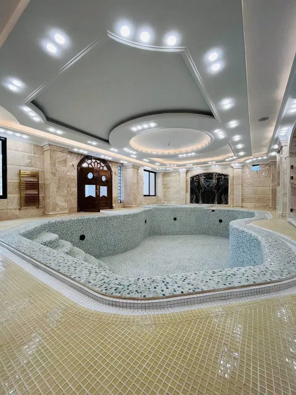 لاکچری ترین کاخ ویلا منطقه دیگه حرفی نمیذاره ...|فروش خانه و ویلا|تهران, مظاهری|دیوار