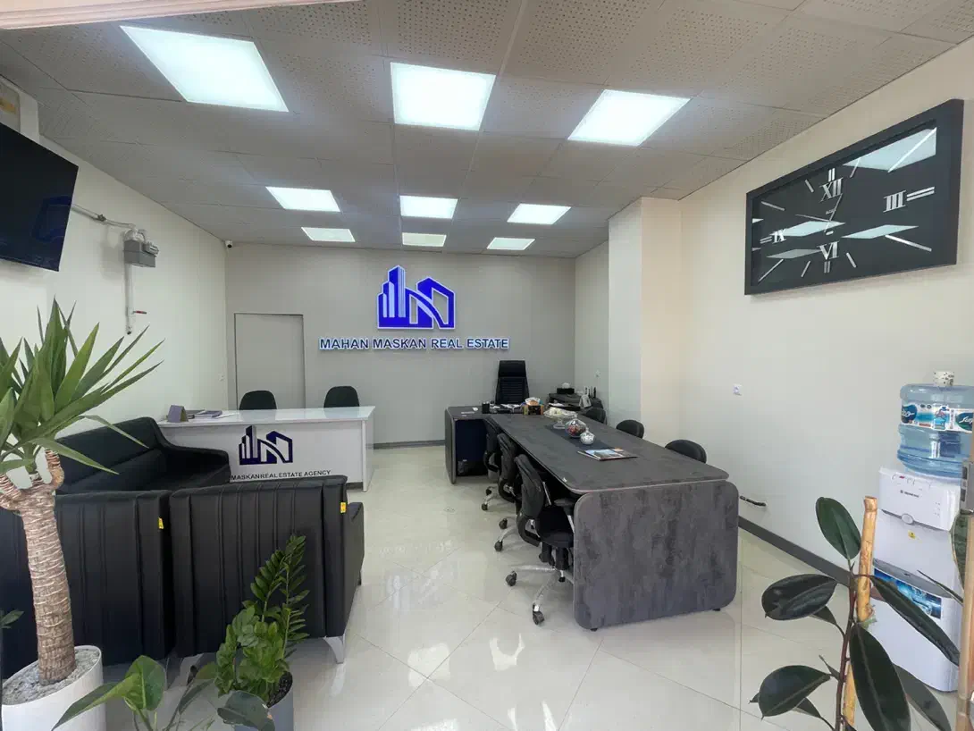 نیازمند مشاور خانم و آقا در املاک|استخدام بازاریابی و فروش|کرمان, |دیوار