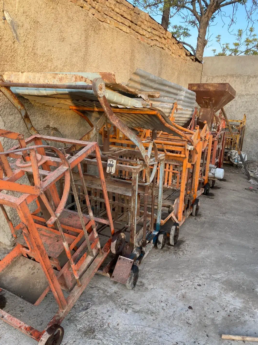 دستگاه و لوازم بلوک زنی شرکتی|ماشین‌آلات صنعتی|تهران, شهید رجایی|دیوار