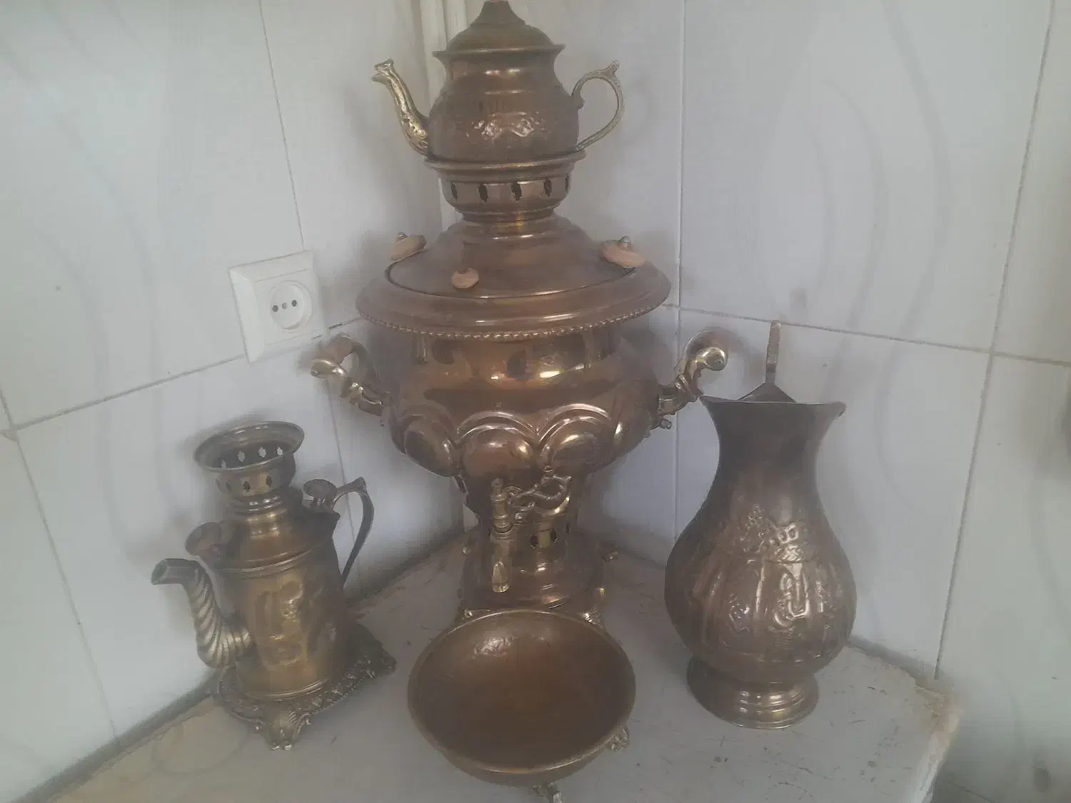 سماور زغالی|کلکسیون اشیاء عتیقه|نیشابور, دارایی|دیوار