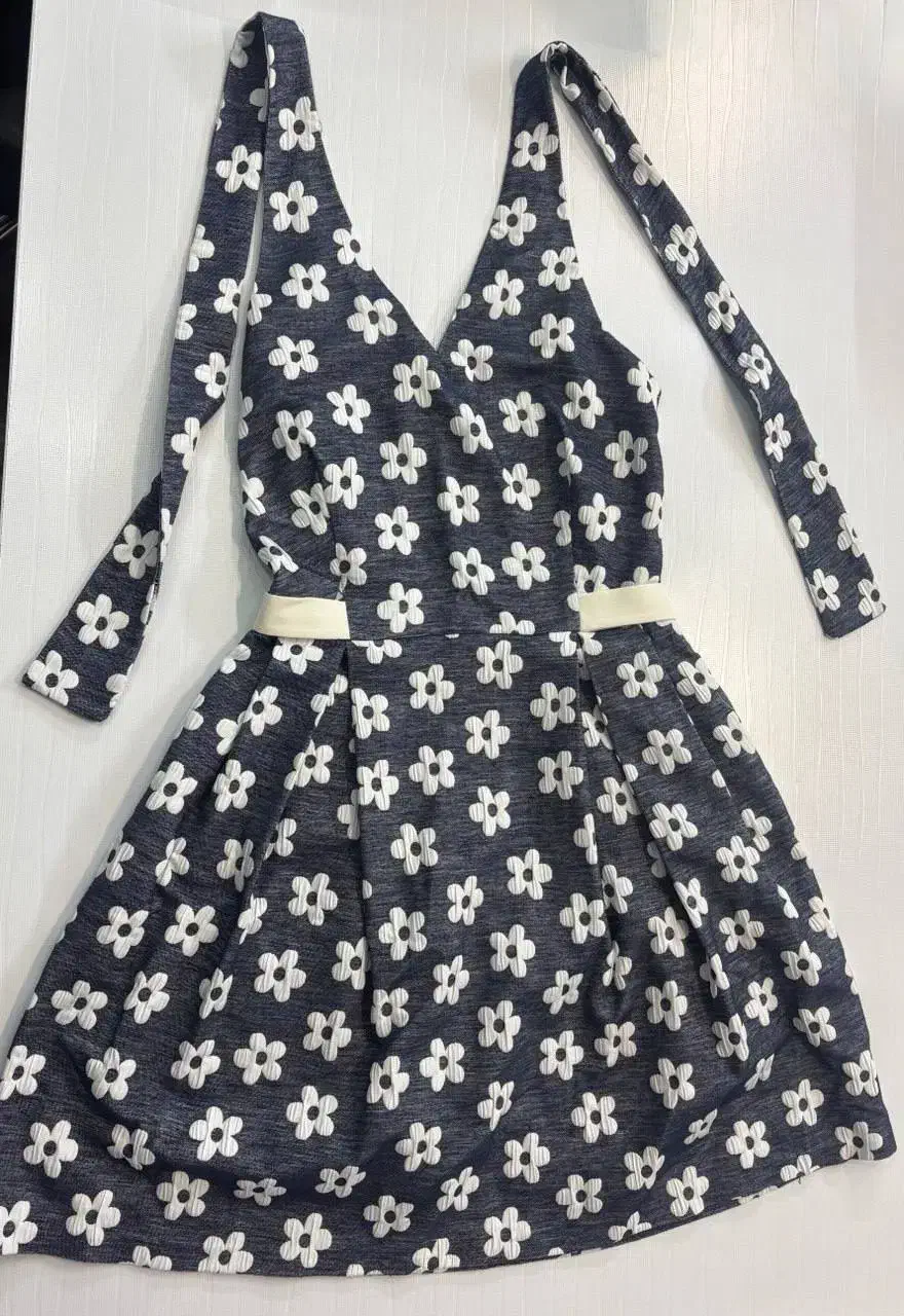 لباس مجلسی دخترانه|لباس|شیراز, شهرک ولیعصر|دیوار